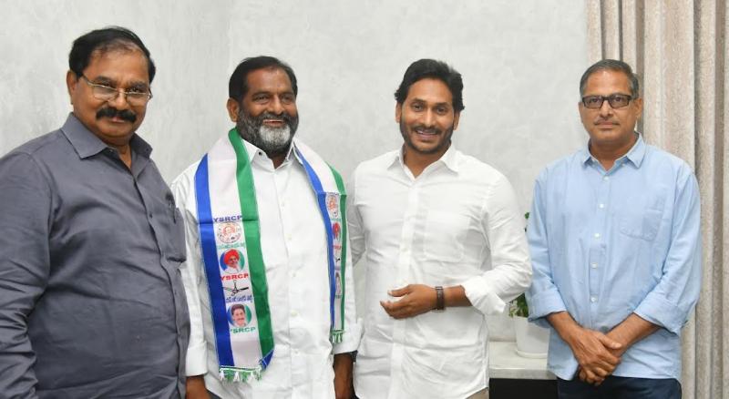 Mal Reddy Driver వైయస్ఆర్సీపీలోకి నెల్లూరు మలిరెడ్డి కోటారెడ్డి | YSR Congress Party